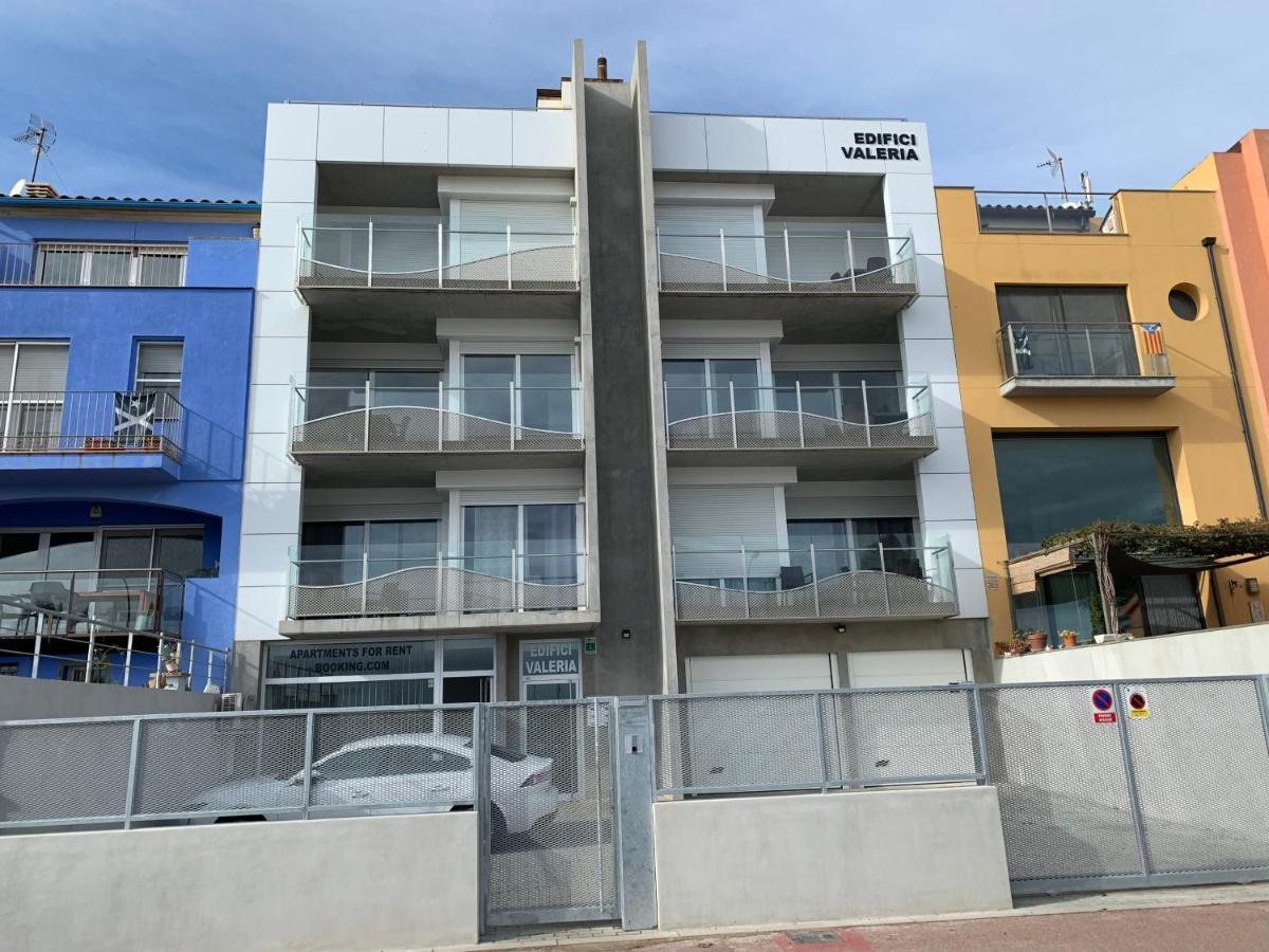 Edifici Valeria Apartment เอมปูเรียบราบา ภายนอก รูปภาพ