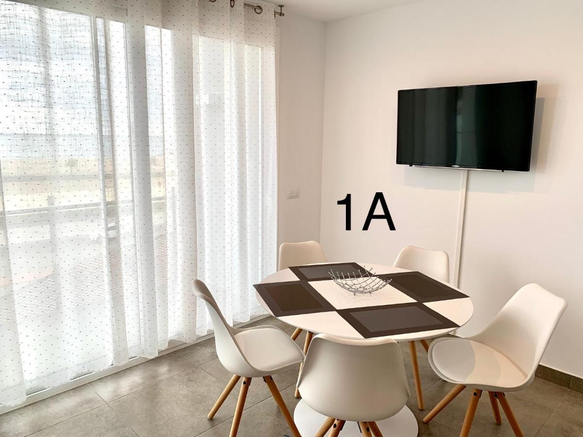 Edifici Valeria Apartment เอมปูเรียบราบา ภายนอก รูปภาพ