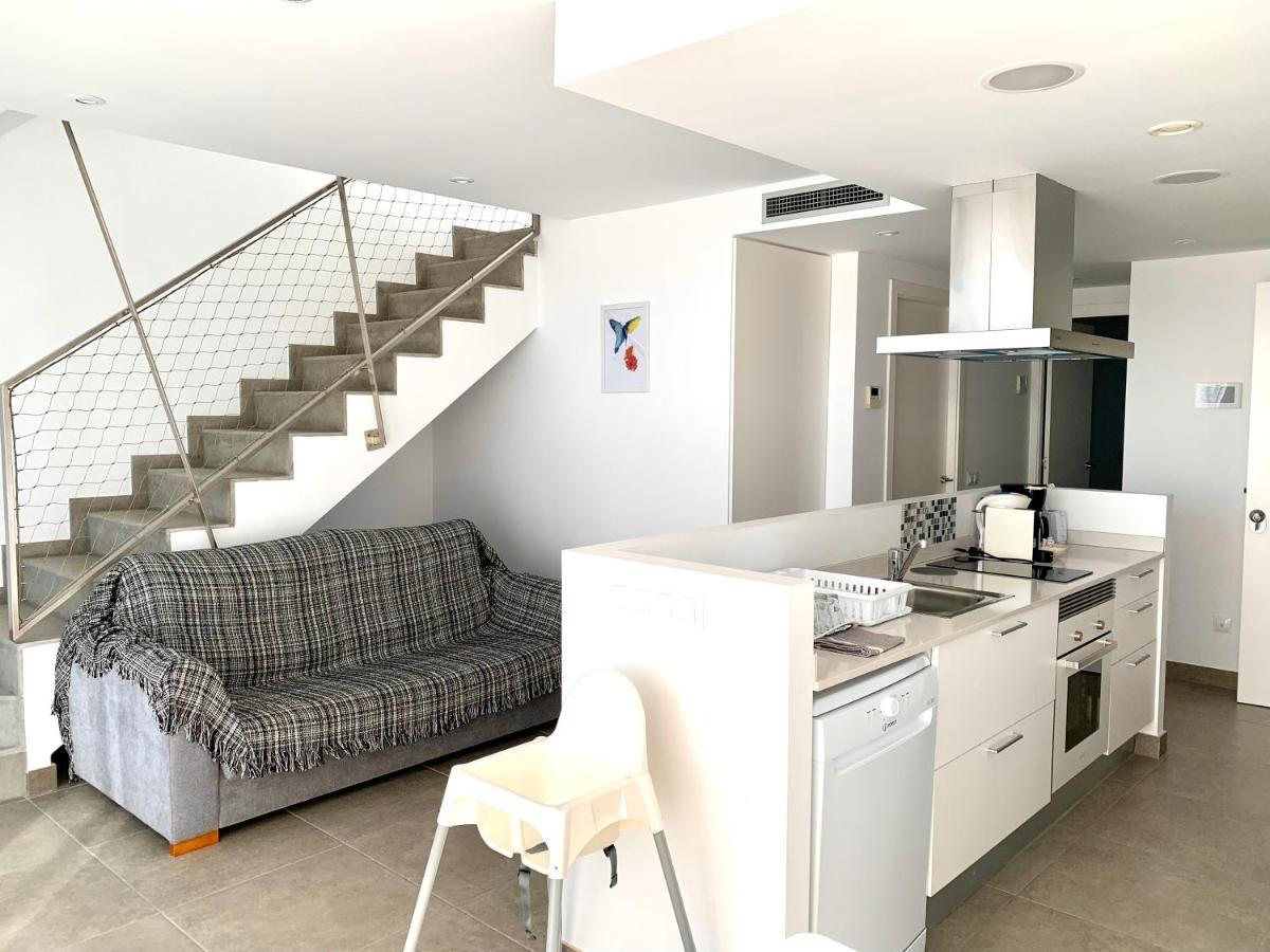 Edifici Valeria Apartment เอมปูเรียบราบา ภายนอก รูปภาพ