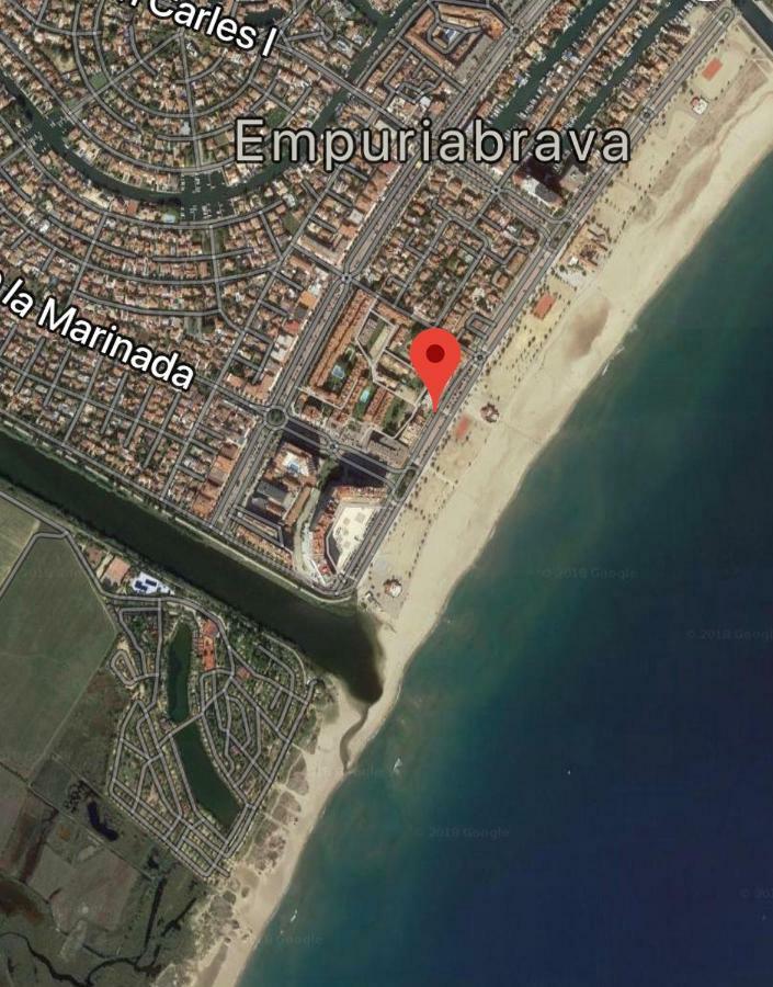 Edifici Valeria Apartment เอมปูเรียบราบา ภายนอก รูปภาพ