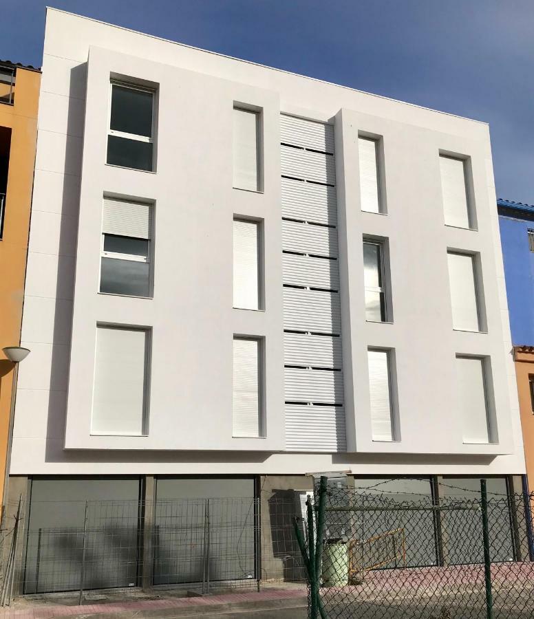 Edifici Valeria Apartment เอมปูเรียบราบา ภายนอก รูปภาพ